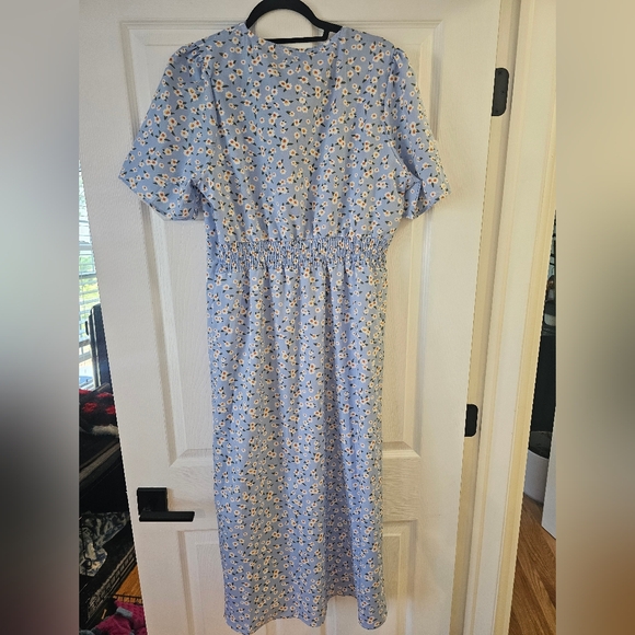 Summer Sun Dress - Picture 2 of 3